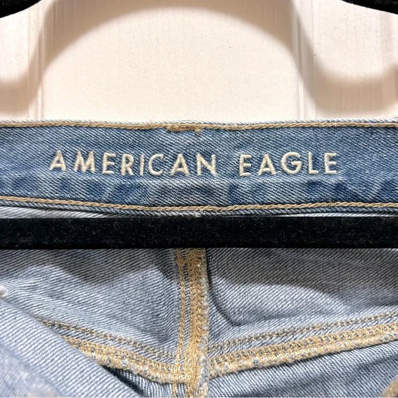 AMERICAN EAGLE Ripped Mom Jean - Picture 3 of 11